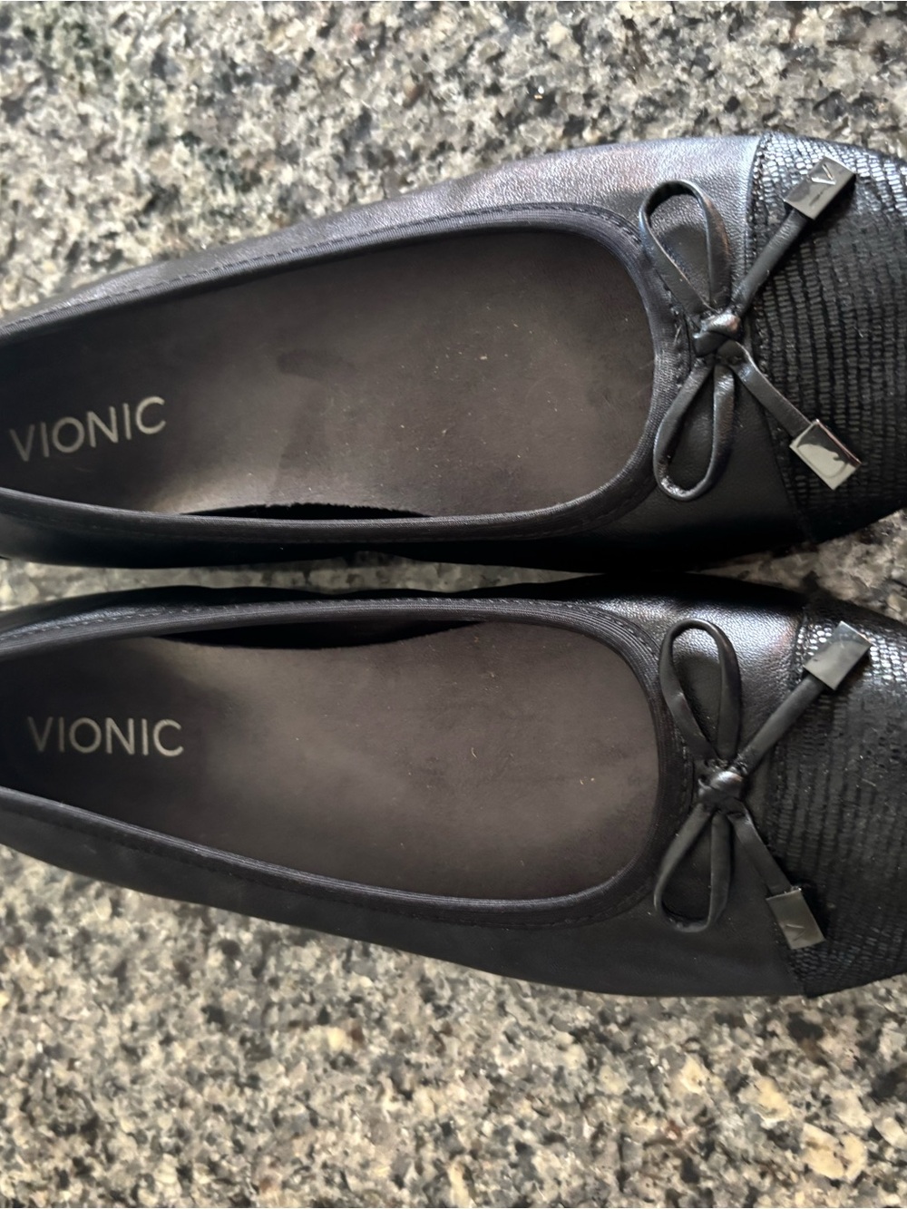 Vionic Minna Women's Black Ballet Flats with Bow, 8N